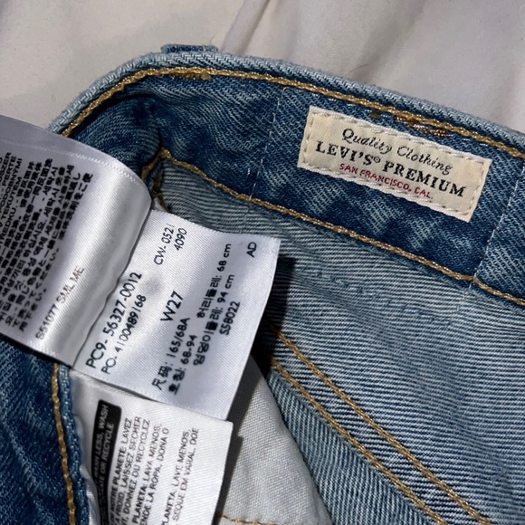 Levi’s 501 distressed denim shorts - Picture 5 of 5